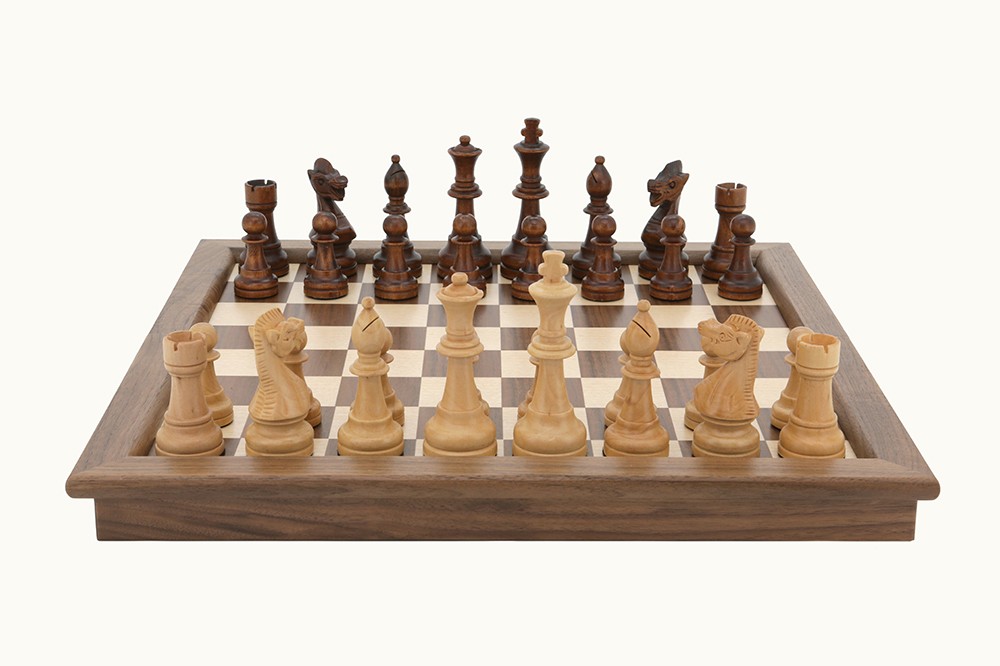 Dal Rossi Chess Set folding walnut, inlaid, 18"