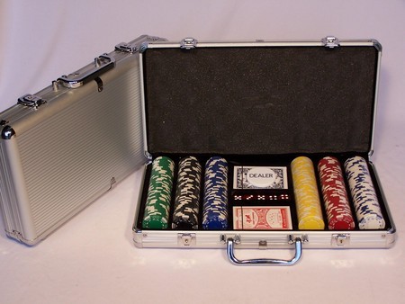 Casino Chips &Accessories - Poker chips 300pc aluminium att case 11.5gm
